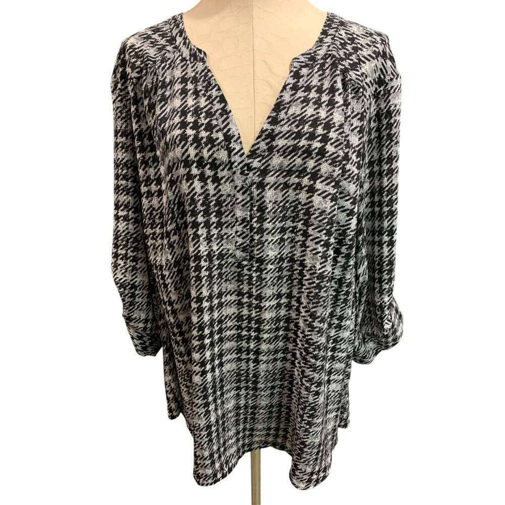 Size 5X Torrid Harper Blouse Shirt Womens Black Gray Roll Tab Sleeve - Picture 3 of 9